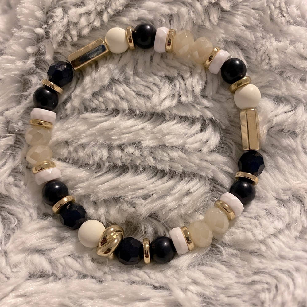 Multi-color bracelet - Picture 2 of 3